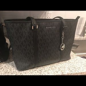 Michael Kors Sadie Large Tote